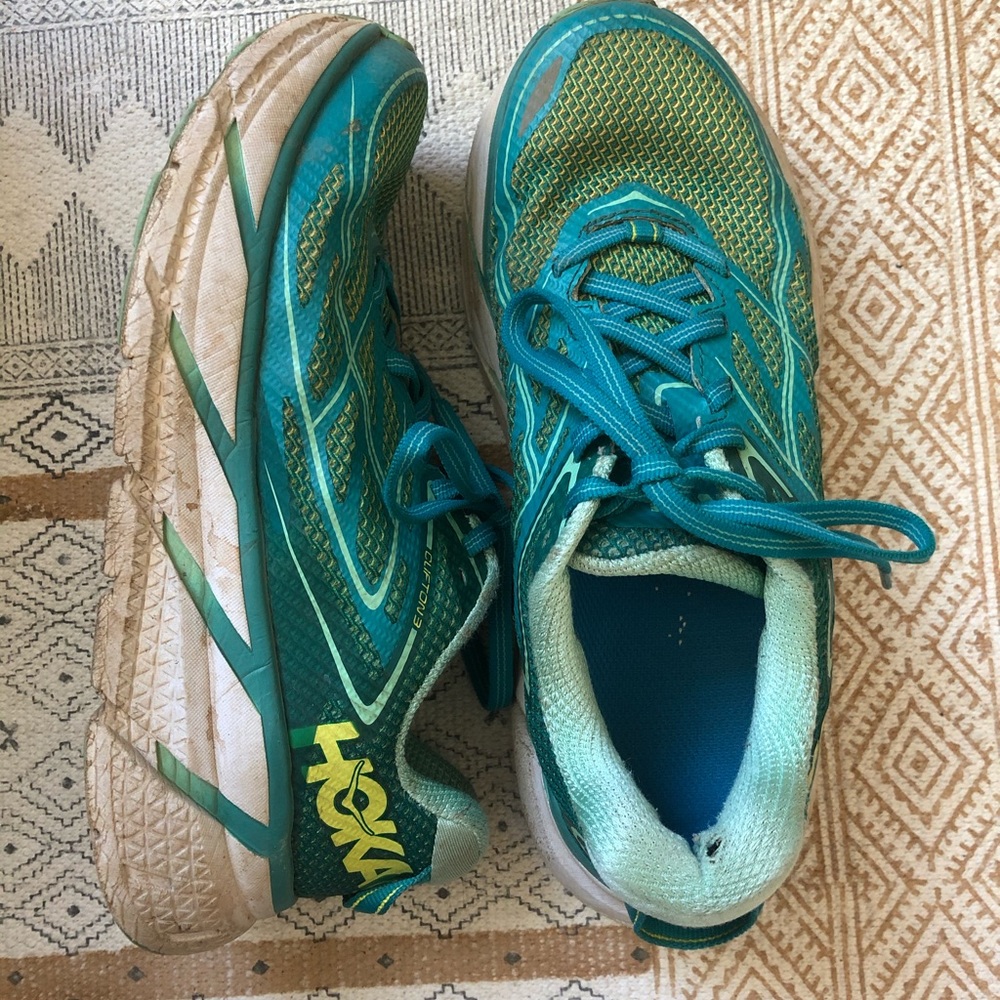 Clifton 3 Hokas size 5.5